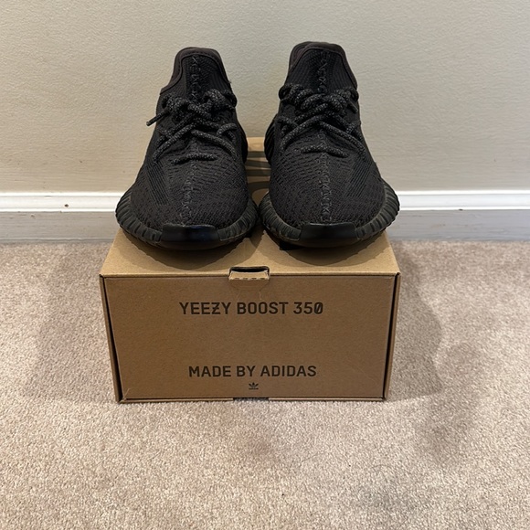 yeezy 350 v2 “black” non reflective size 6 used - Picture 2 of 3